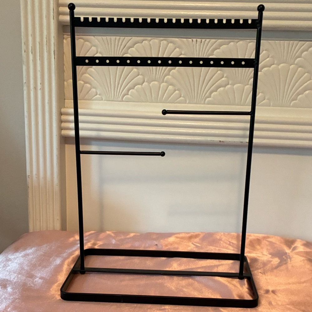 Black Metal Jewelry Organizer Stand - Versatile Earring & Bracelet Holder